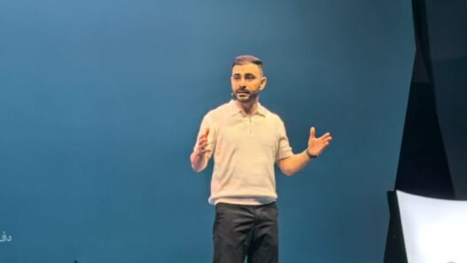 رحلة أبسكرولد من الغضب إلى البناء